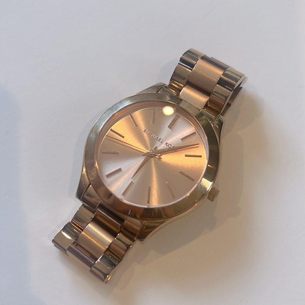 Michael Kors MK3197 Runway Rose Gold Dial Rose Gold Stainless Women's Watch - Picture 3 of 7